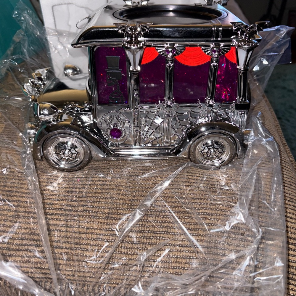 Bath & Body Works Silver and Red Halloween Carriage Decor